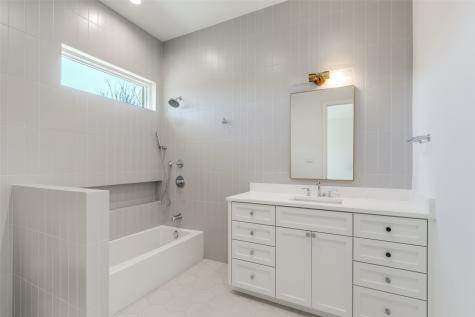 5819 Del Roy Dallas TX 75230