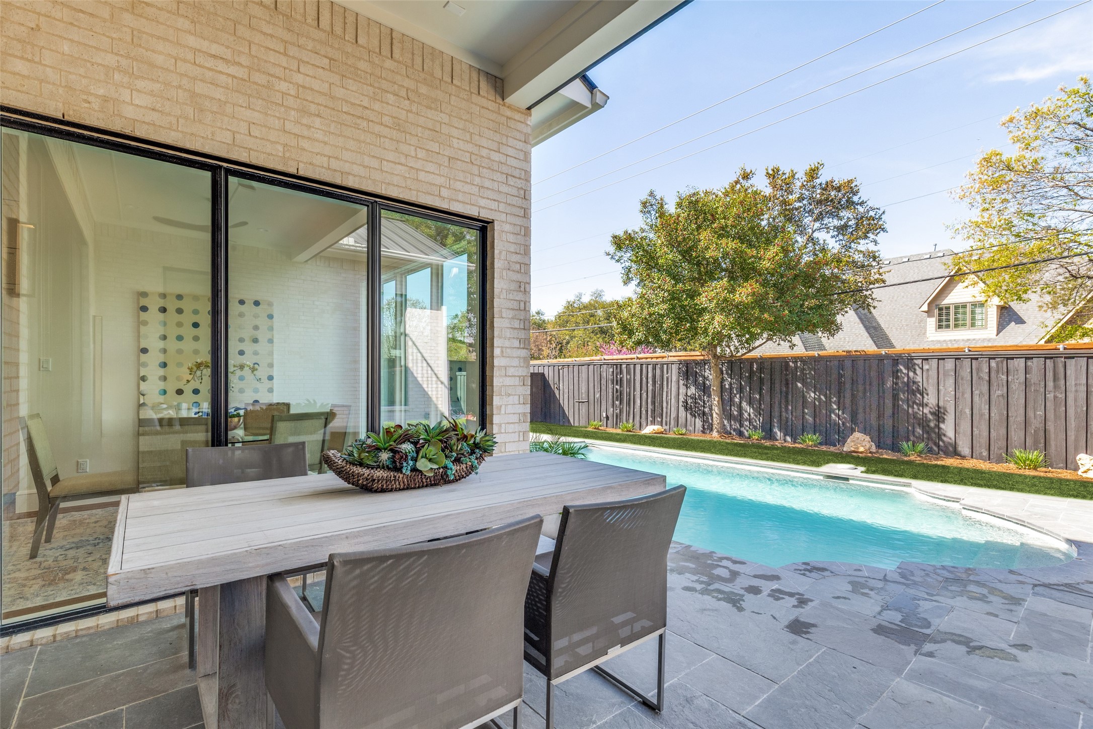 5819 Del Roy Dallas TX 75230