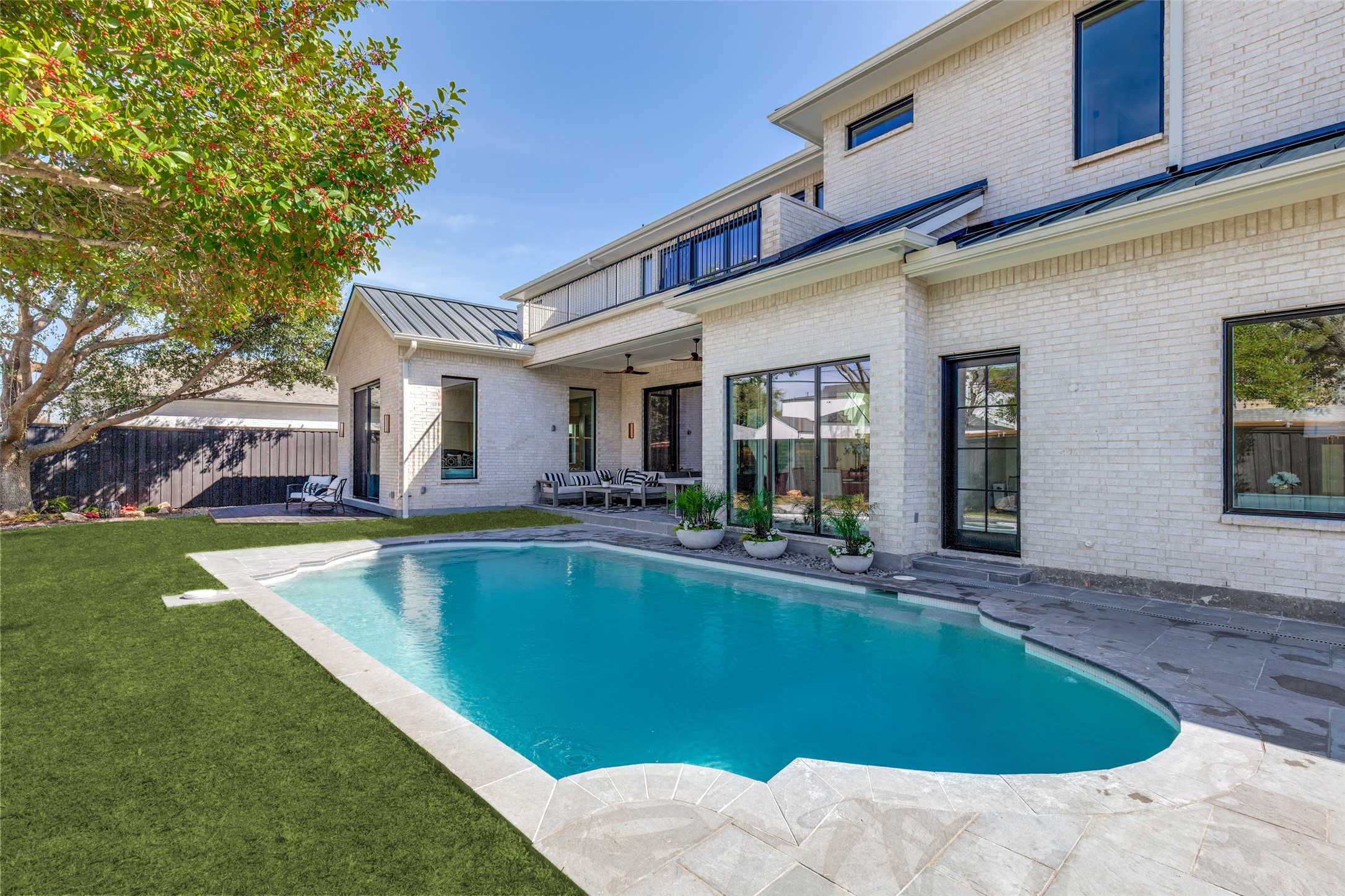 5819 Del Roy Dallas TX 75230