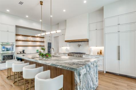 5819 Del Roy Dallas TX 75230