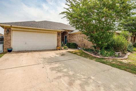 1012 Andrew Street Burleson TX 76028