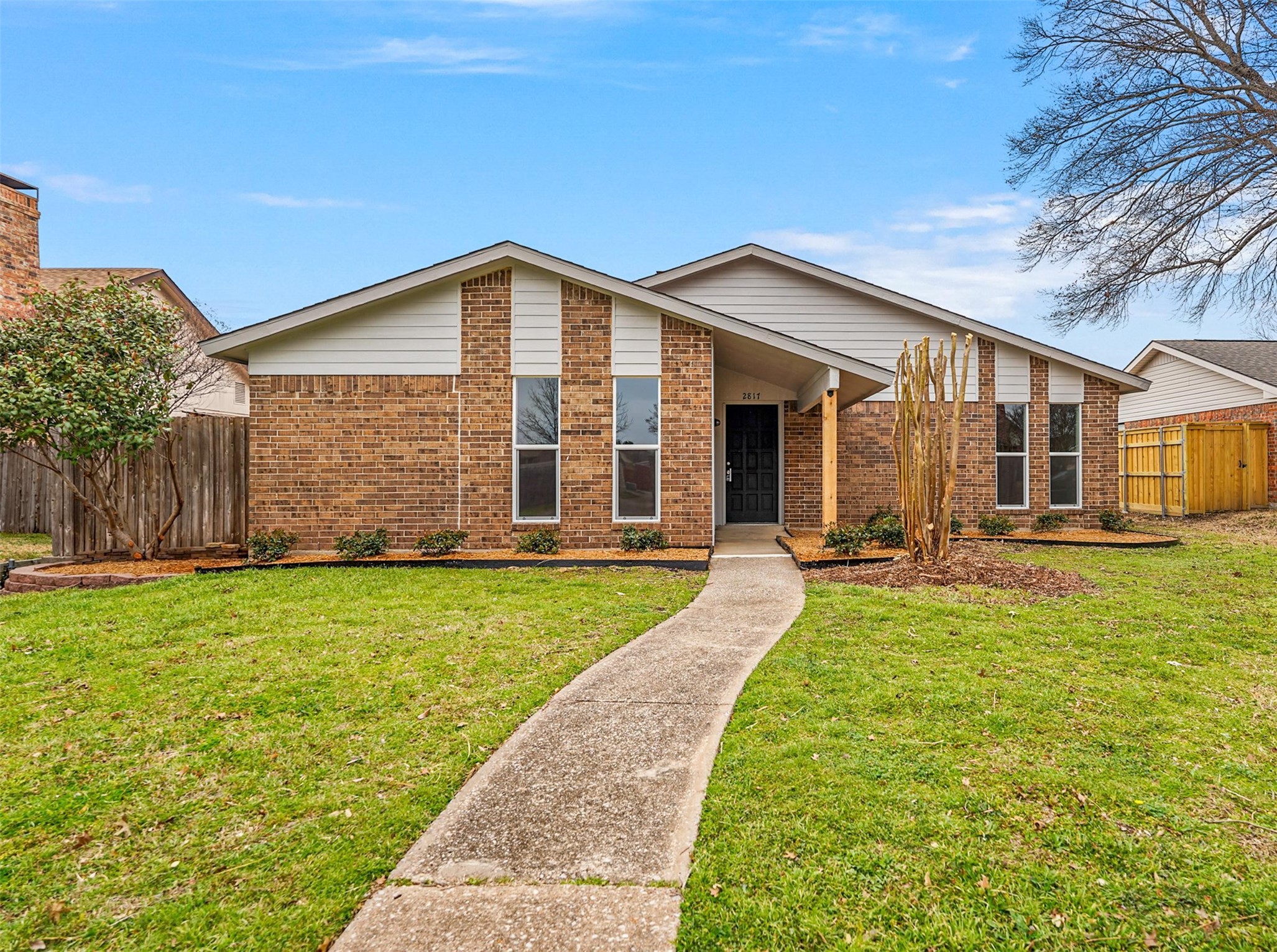 2817 Ivanridge Lane Garland TX 75044