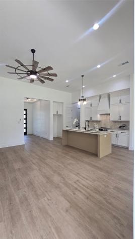1106 East Sixth Street Springtown TX 76082