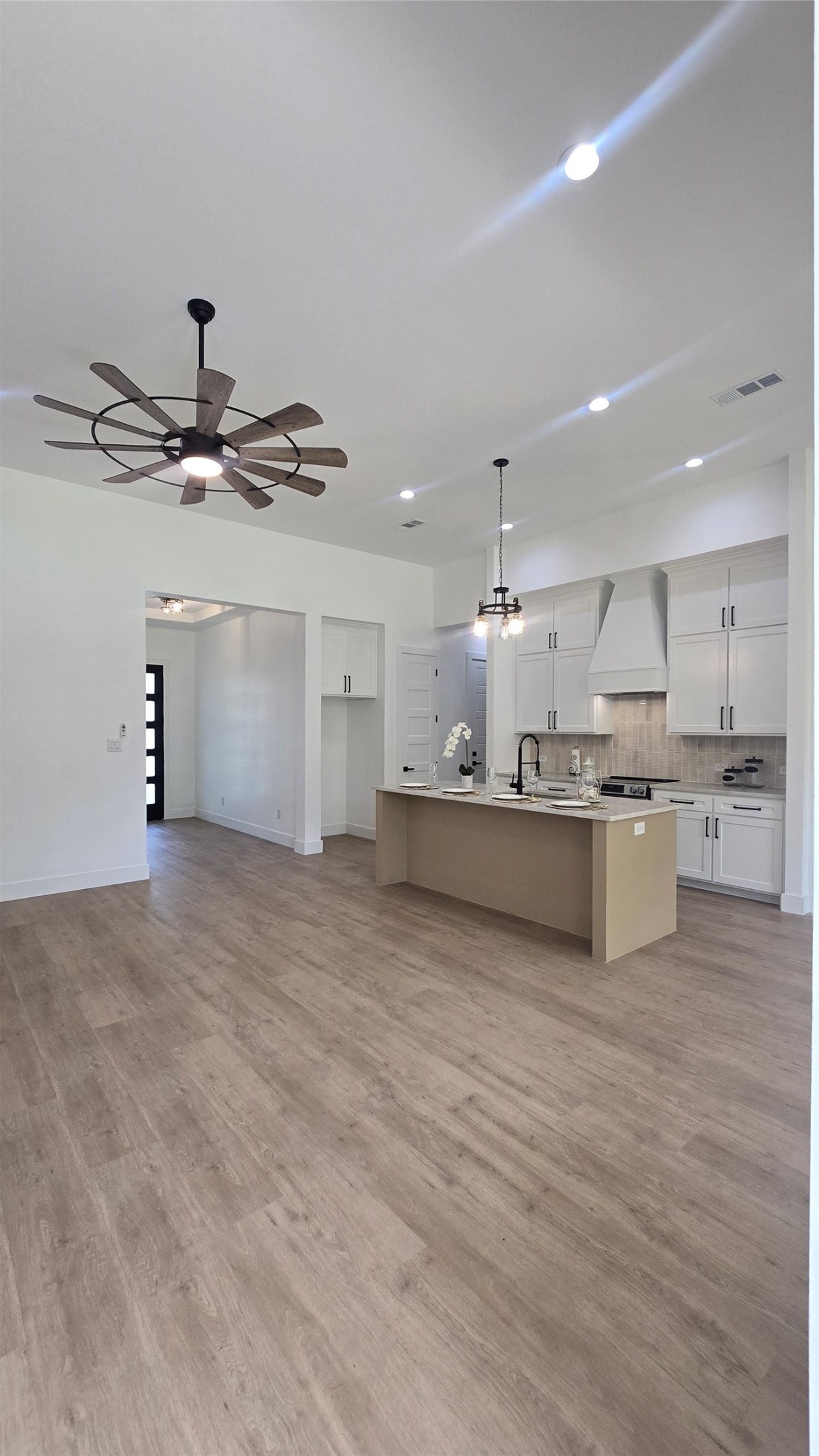1106 East Sixth Street Springtown TX 76082