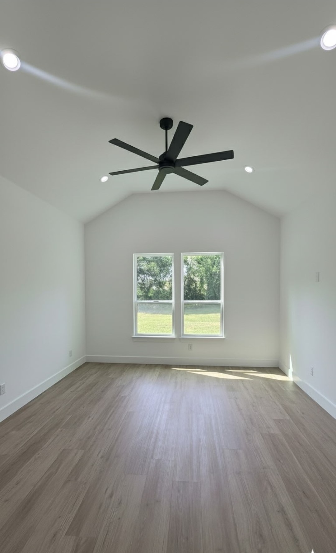 1106 East Sixth Street Springtown TX 76082