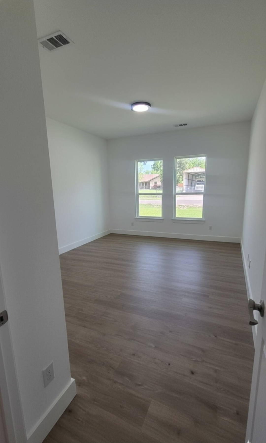1106 East Sixth Street Springtown TX 76082