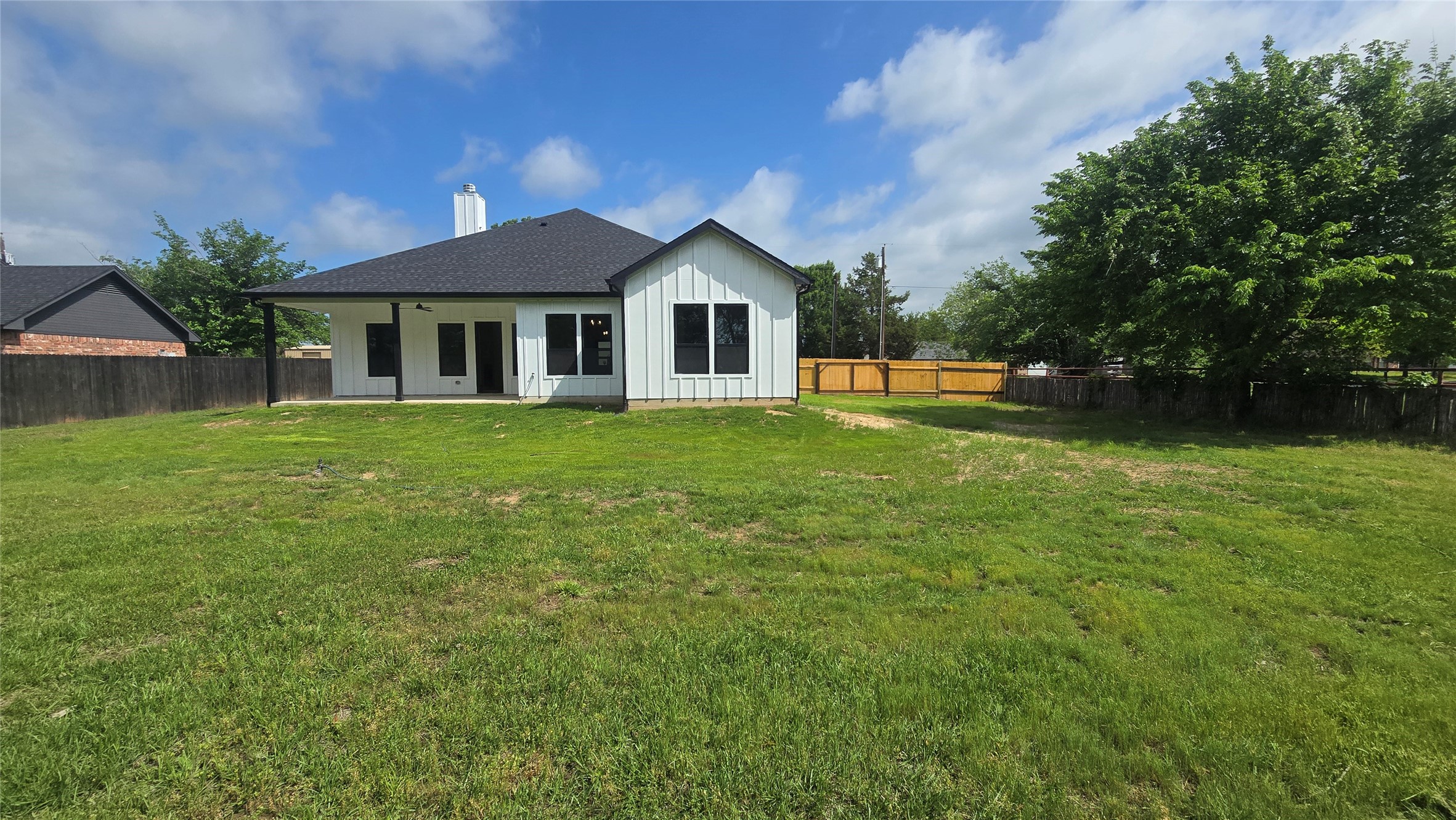 1106 East Sixth Street Springtown TX 76082