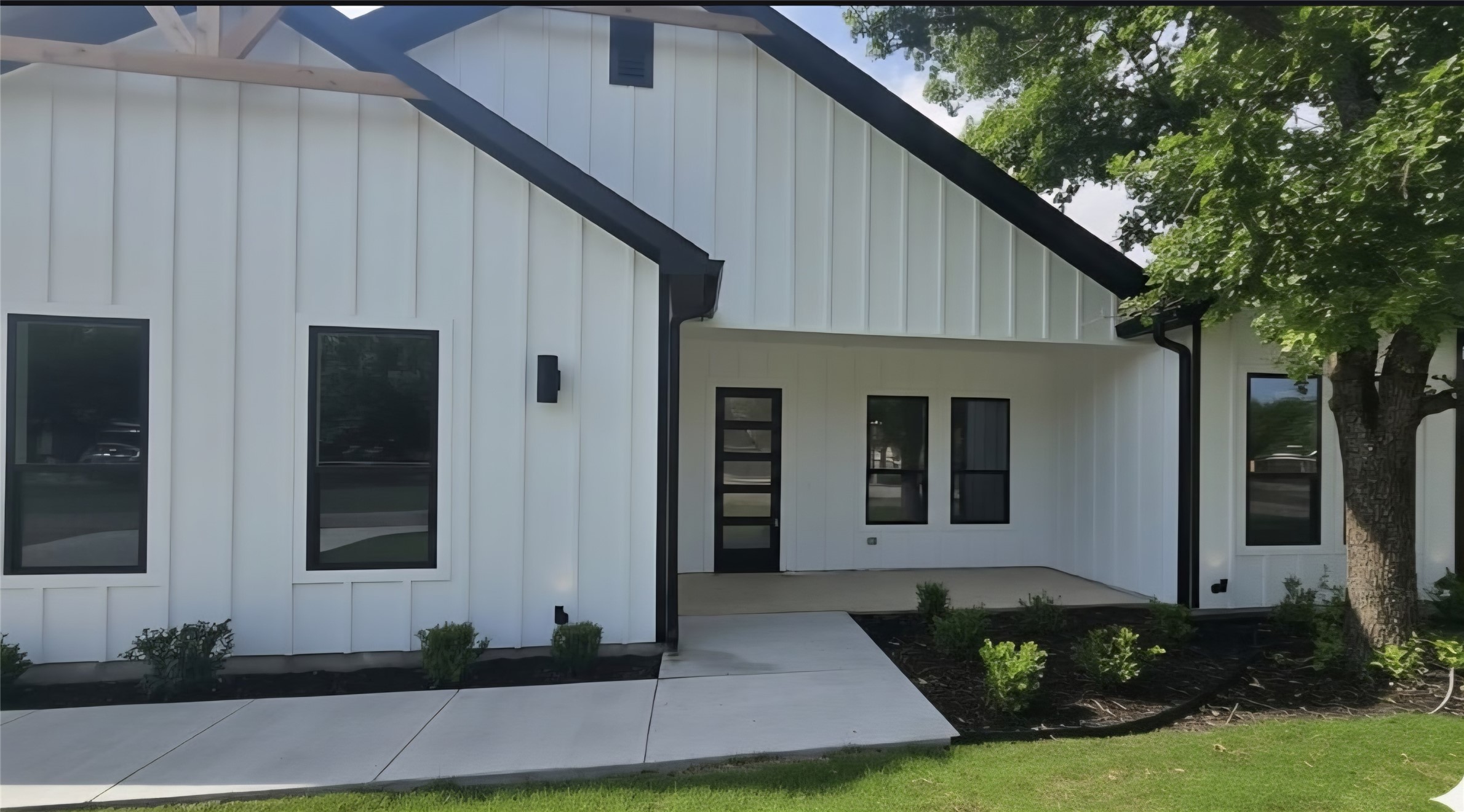 1106 East Sixth Street Springtown TX 76082
