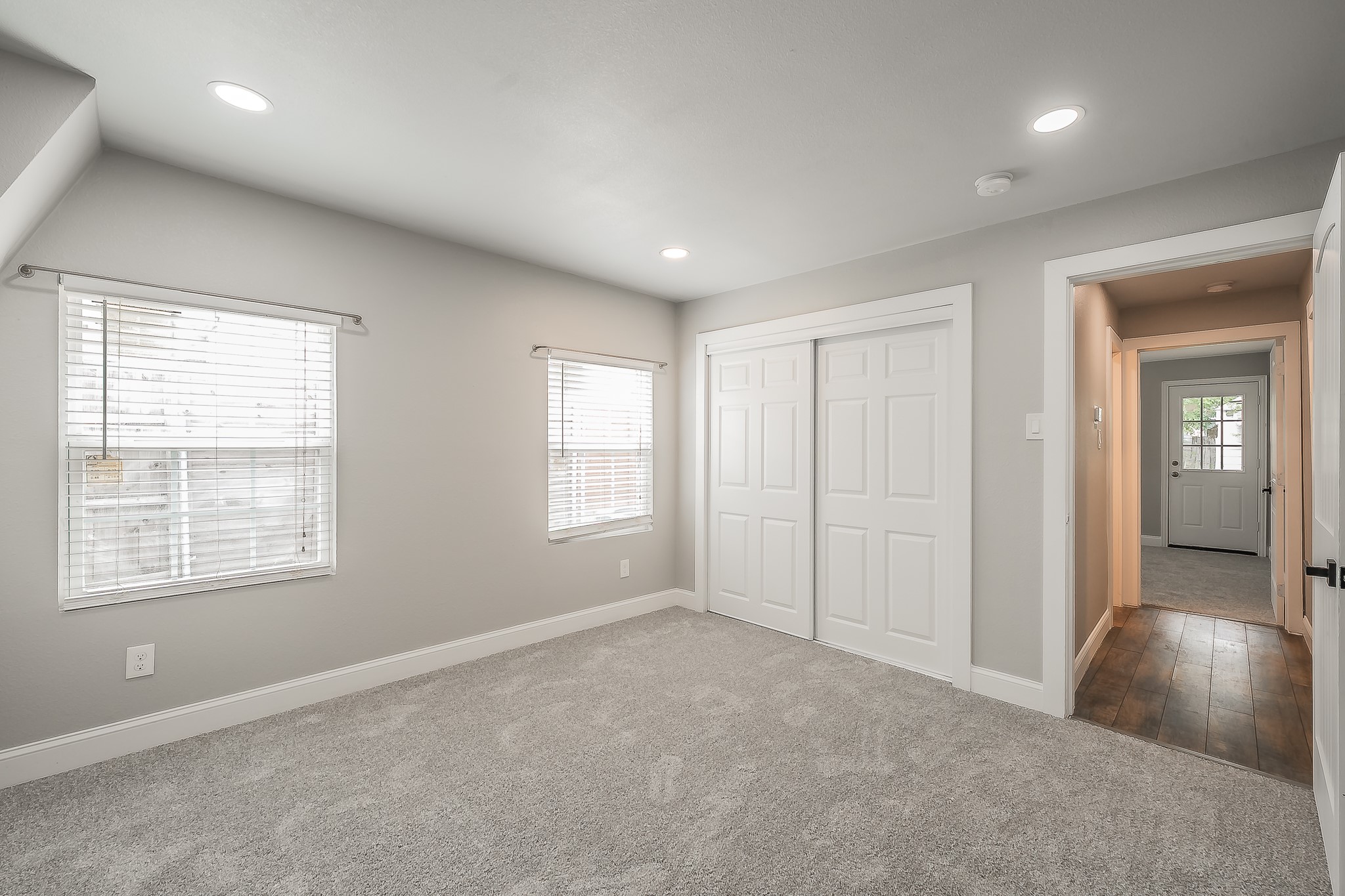 1015 Epenard Street Dallas TX 75211