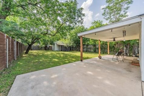 1015 Epenard Street Dallas TX 75211