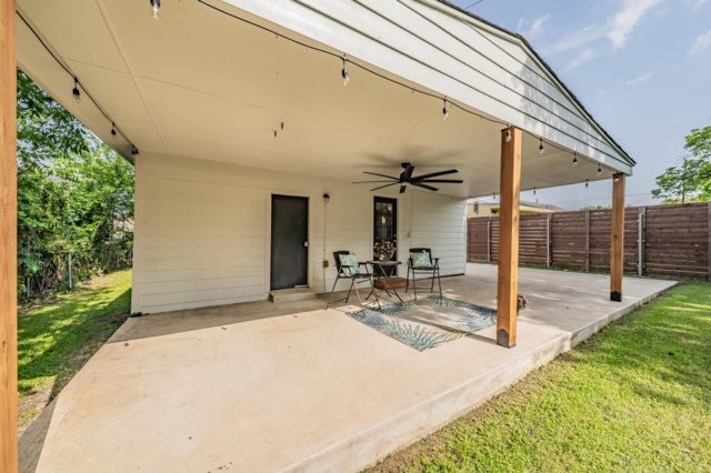 1015 Epenard Street Dallas TX 75211
