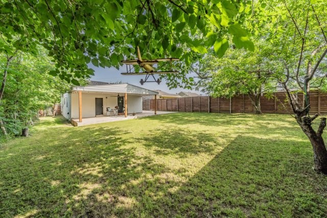 1015 Epenard Street Dallas TX 75211