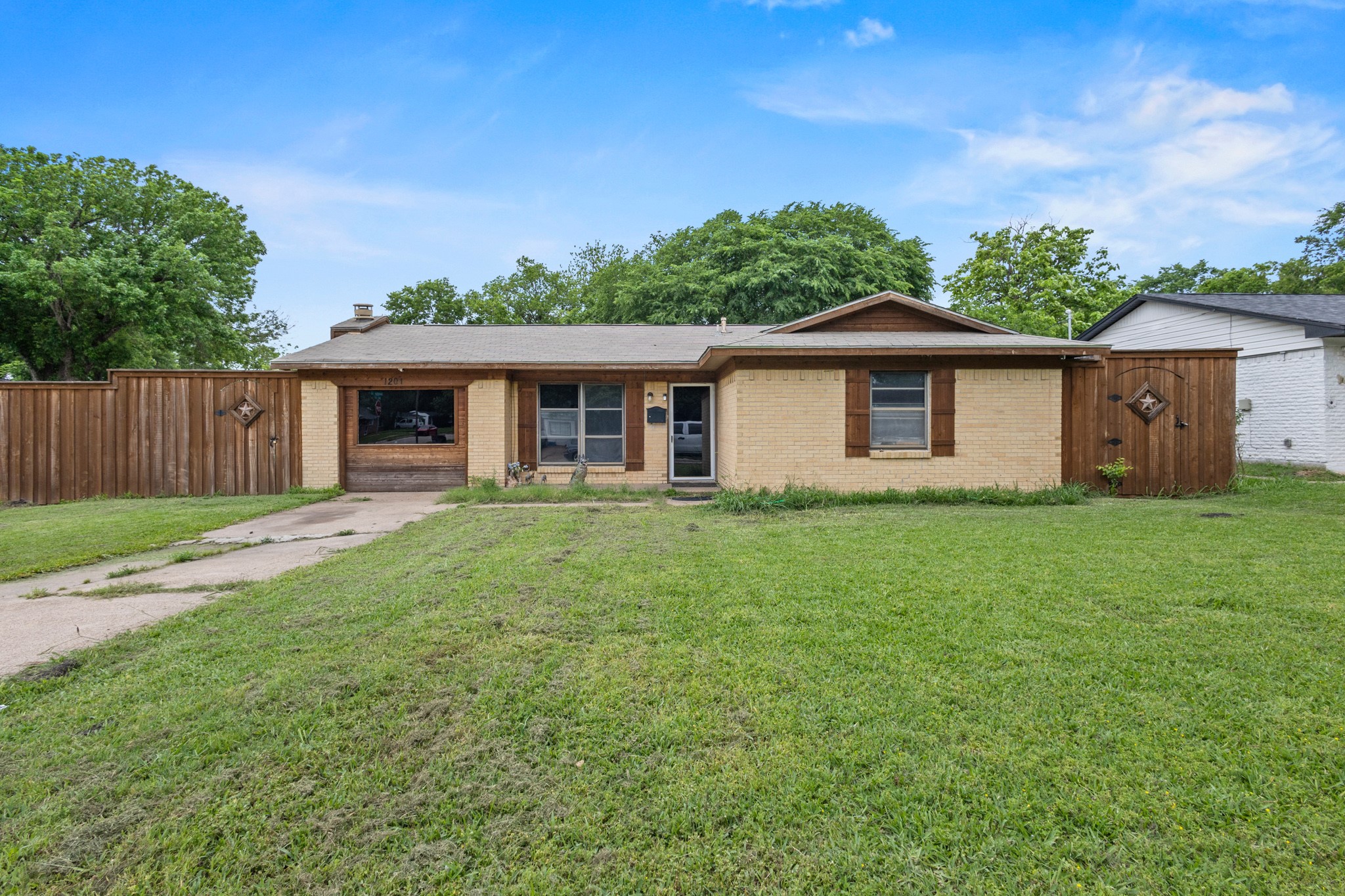 1201 Juanita Street Mesquite TX 75149