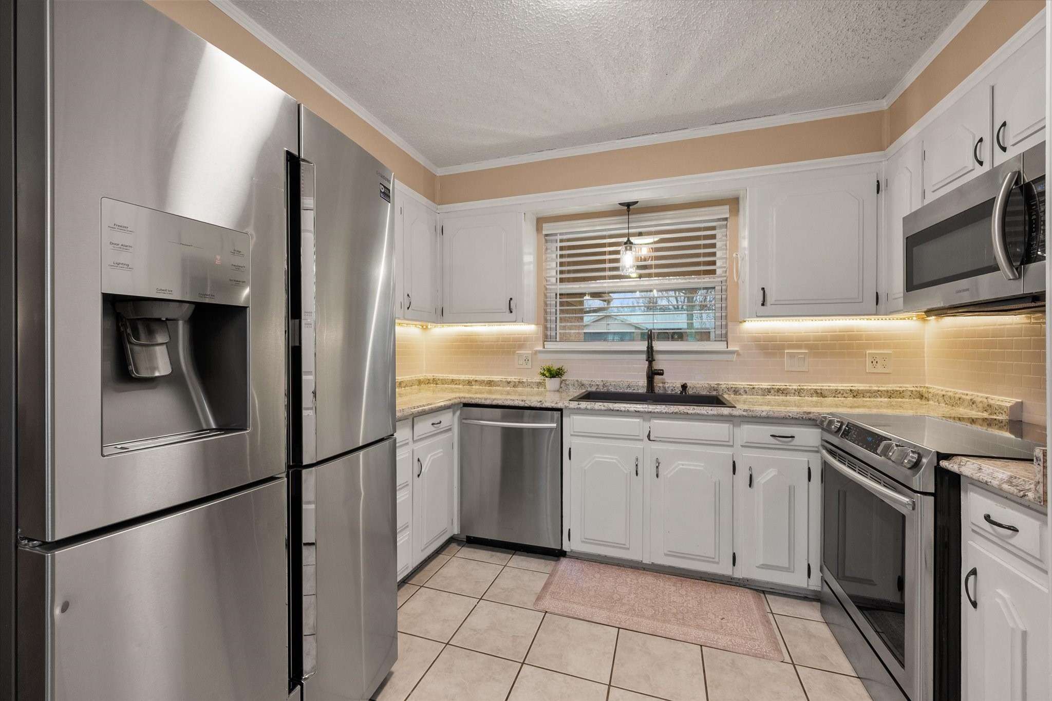 806 Ridgeway Road Joshua TX 76058