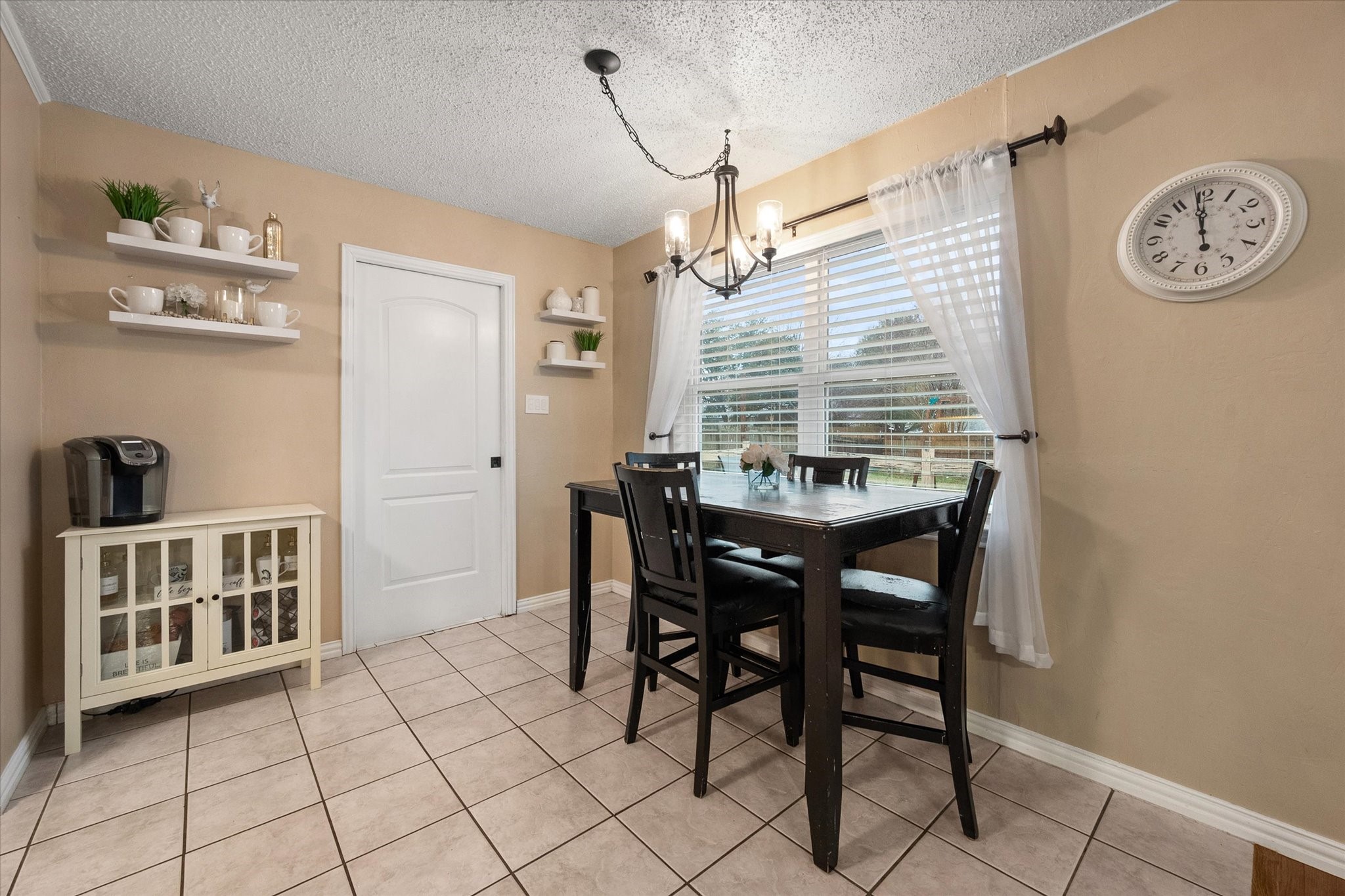 806 Ridgeway Road Joshua TX 76058
