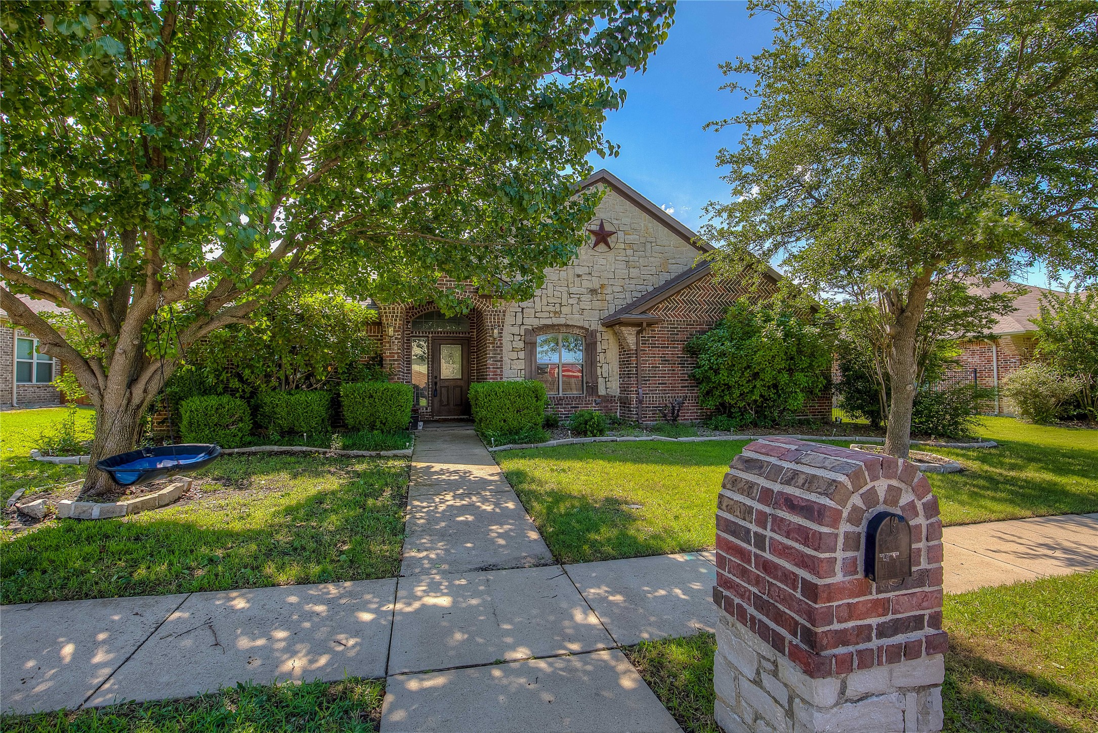 1313 Whispering Glen Royse City TX 75189
