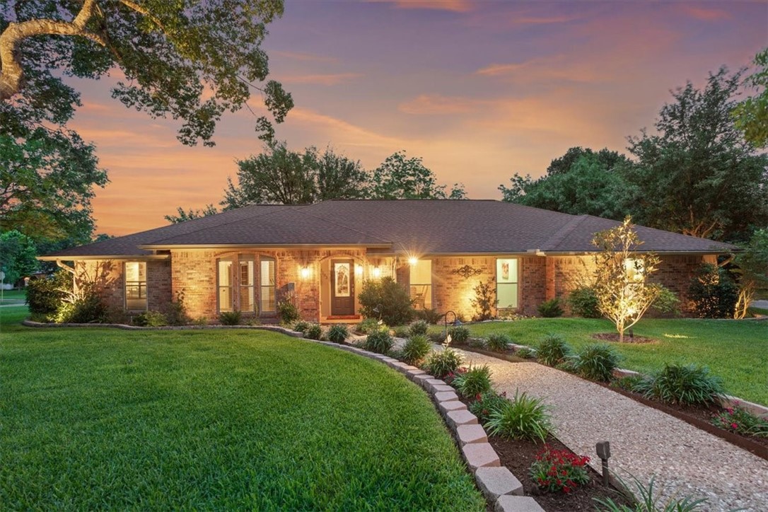 1003 Ivy Ann Drive Woodway TX 76712