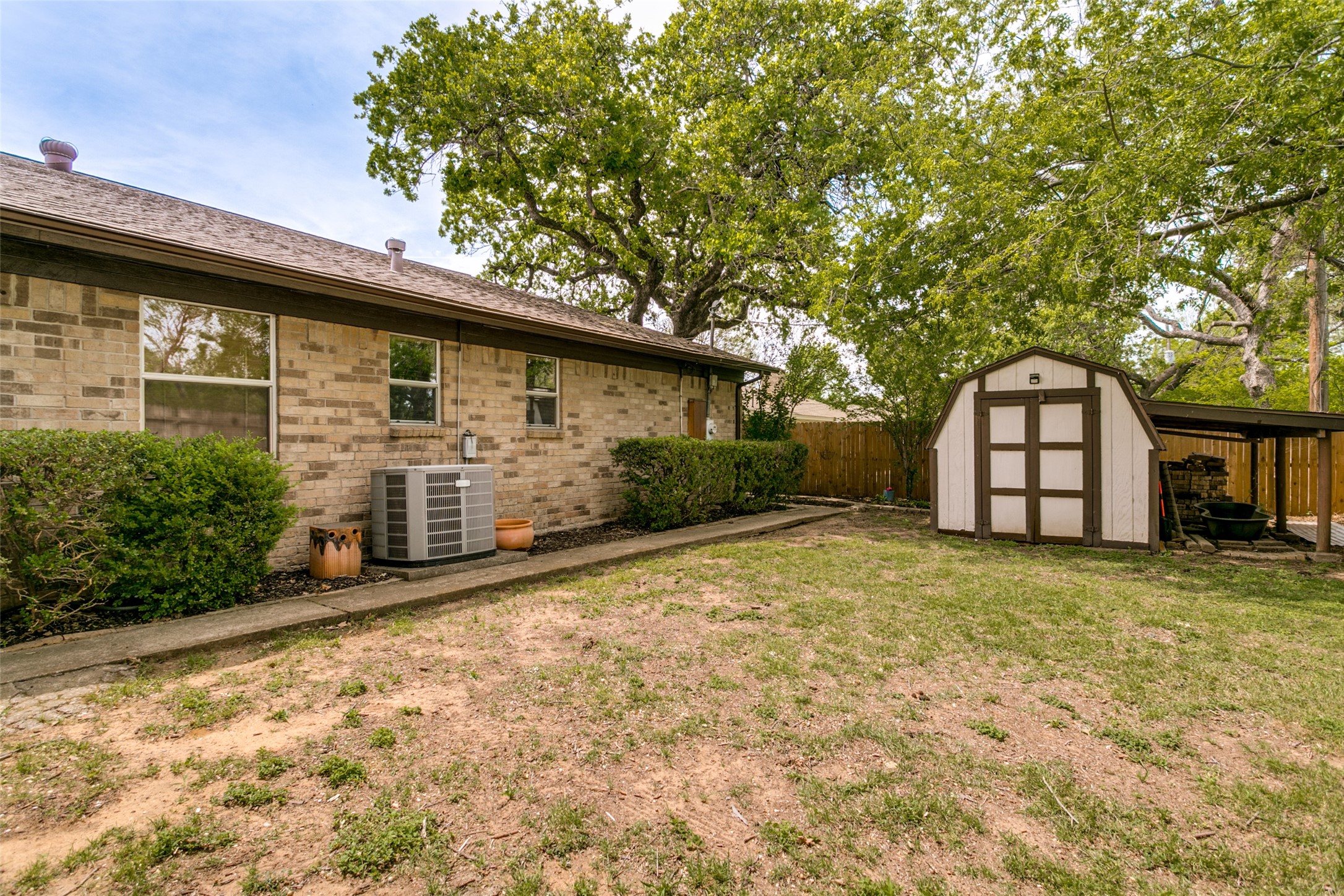 6917 Smithfield Road North Richland Hills TX 76182