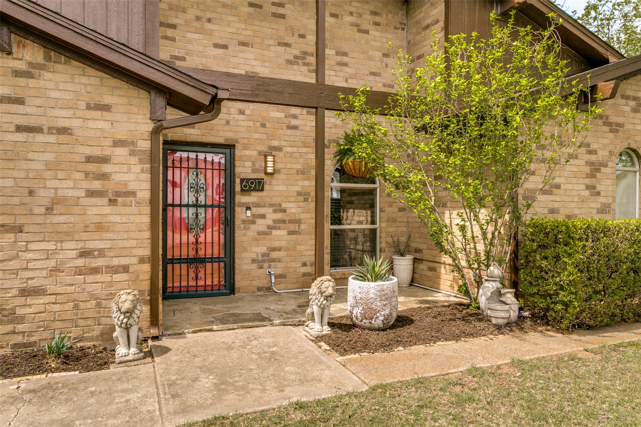 6917 Smithfield Road North Richland Hills TX 76182