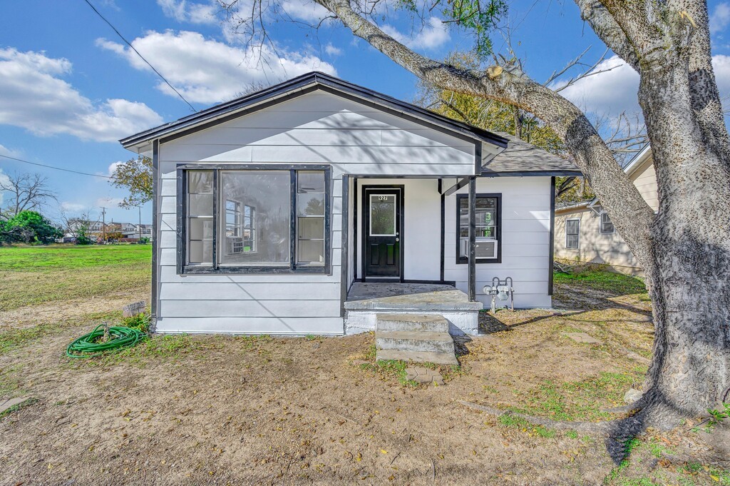 927 Oakwood Avenue Waco TX 76706