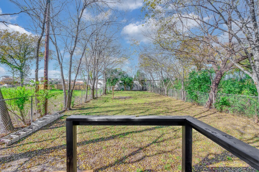 927 Oakwood Avenue Waco TX 76706