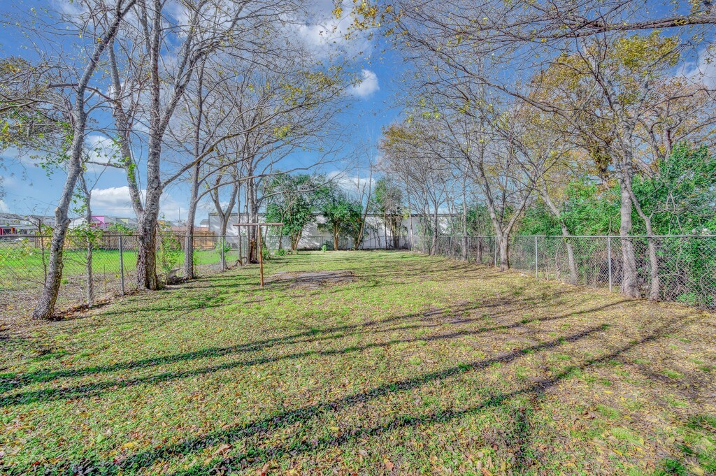 927 Oakwood Avenue Waco TX 76706
