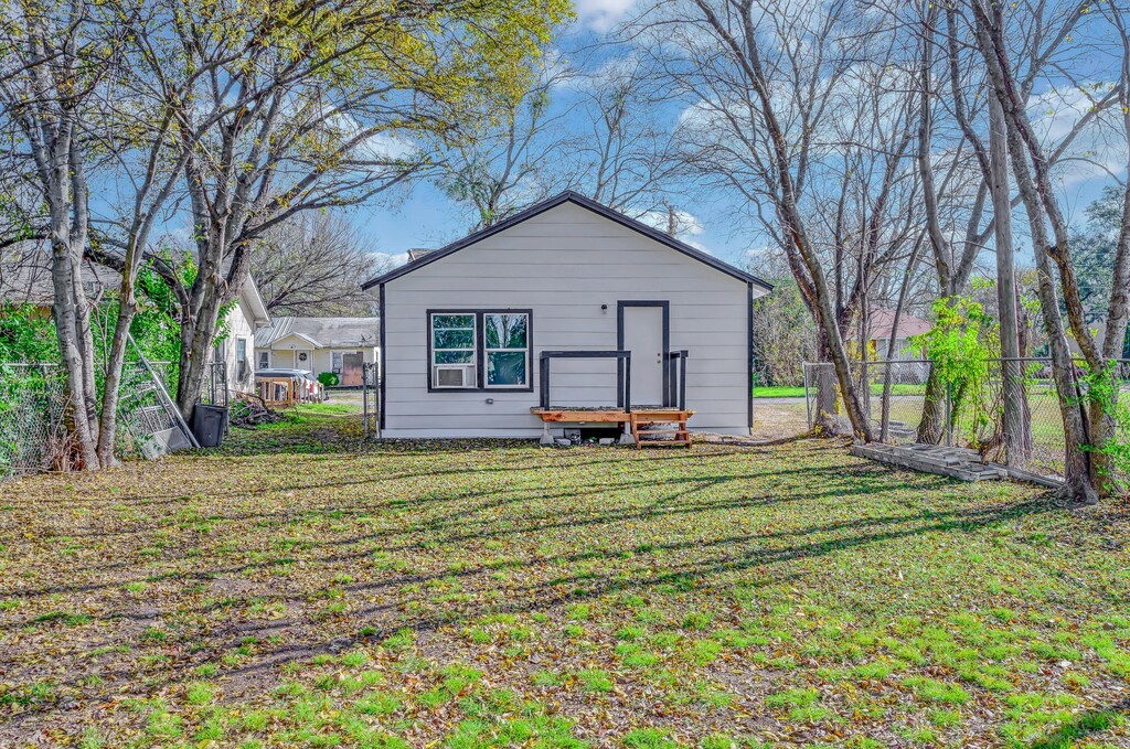 927 Oakwood Avenue Waco TX 76706