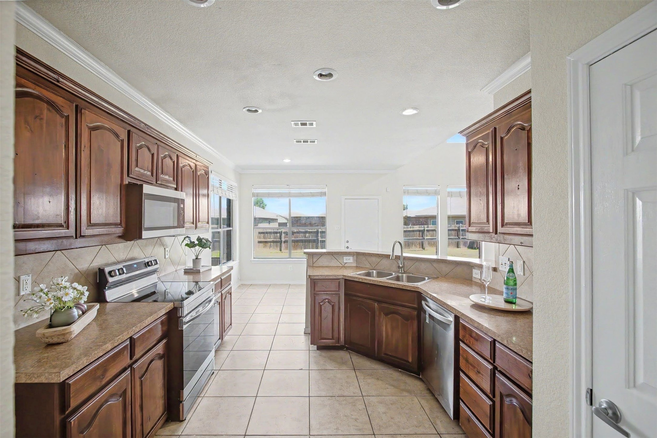 4816 Willow Branch Court Fort Worth TX 76036