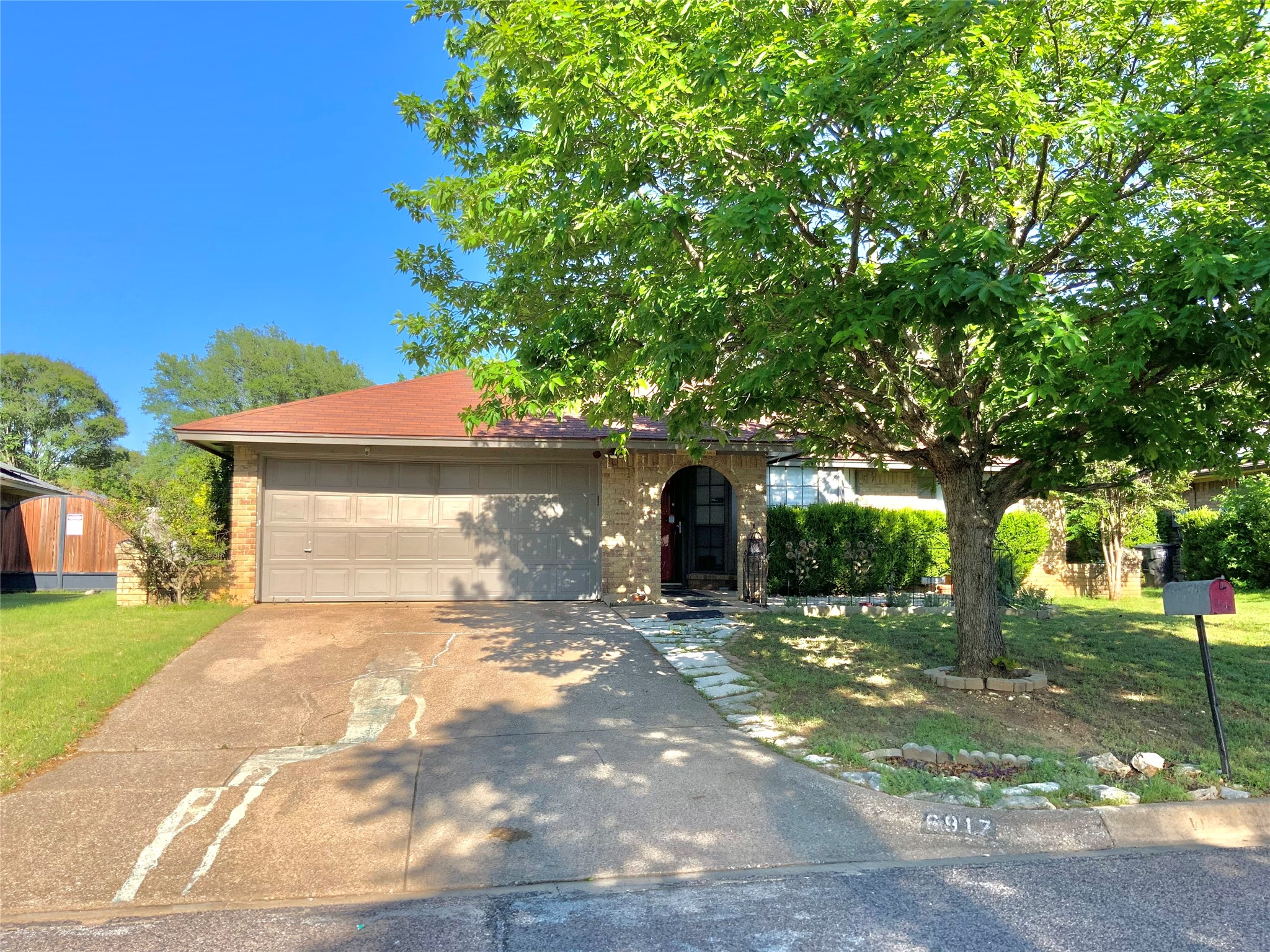6917 Penhurst Drive Fort Worth TX 76133