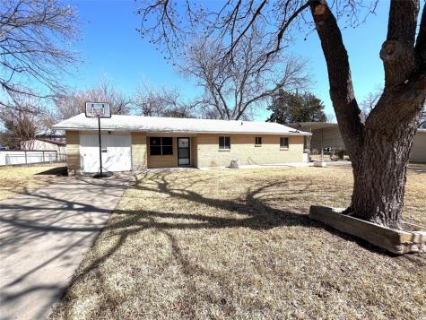 308 Woodlawn Drive Comanche TX 76442