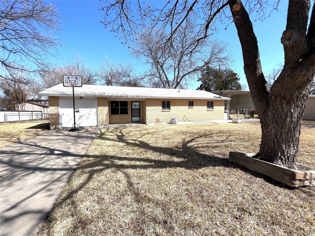 308 Woodlawn Drive Comanche TX 76442