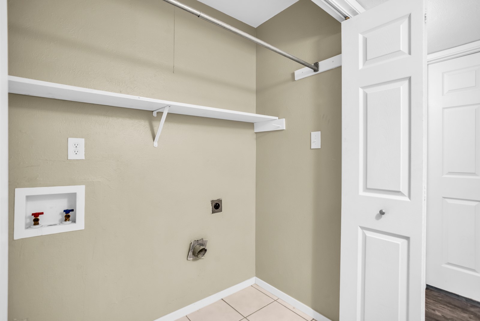1917 Vine Drive Garland TX 75040