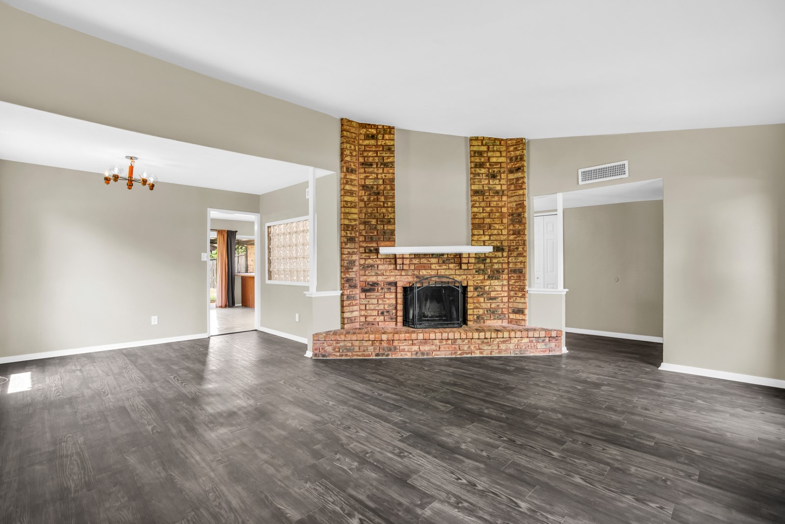 1917 Vine Drive Garland TX 75040
