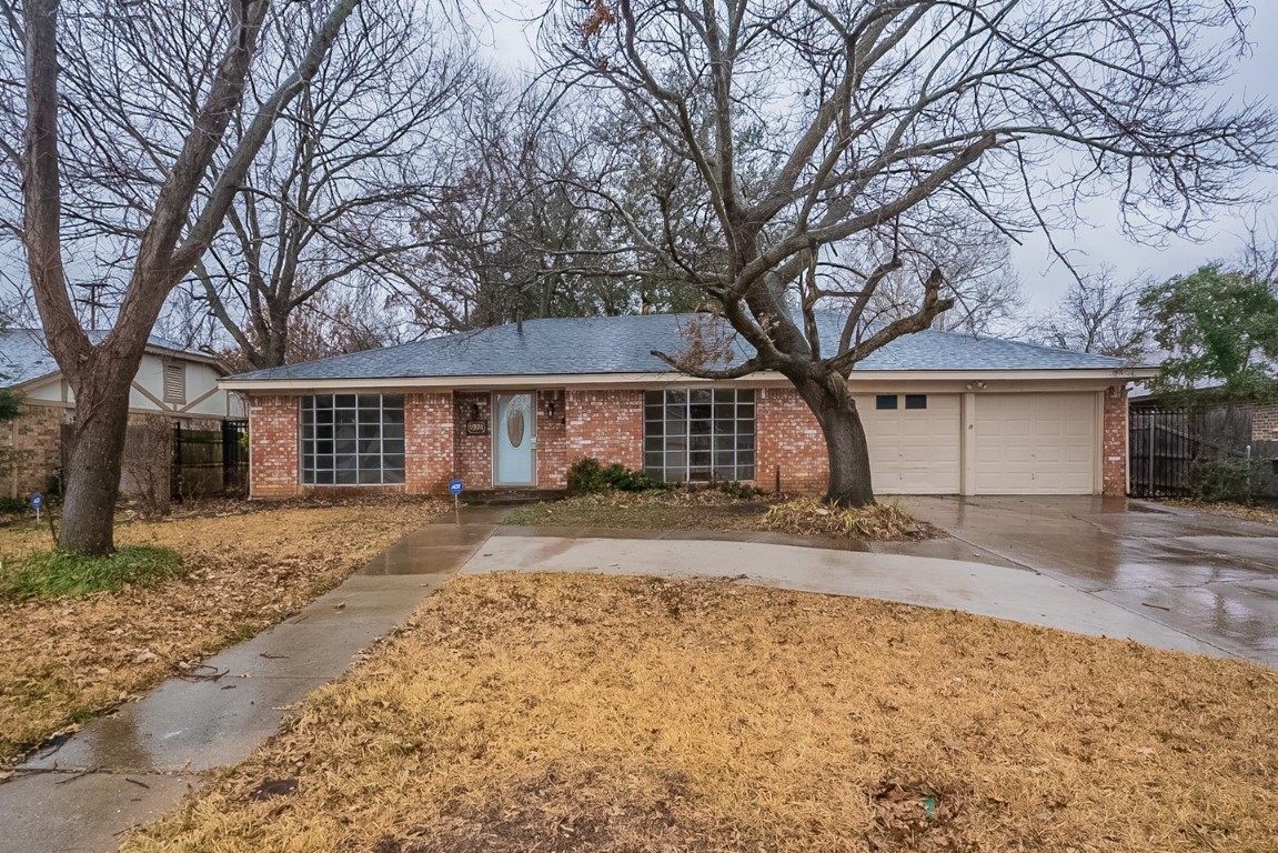 1974 Barron Lane Fort Worth TX 76112