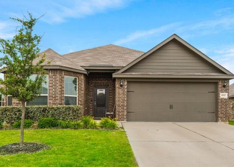 1712 Blue Water Court Crowley TX 76036