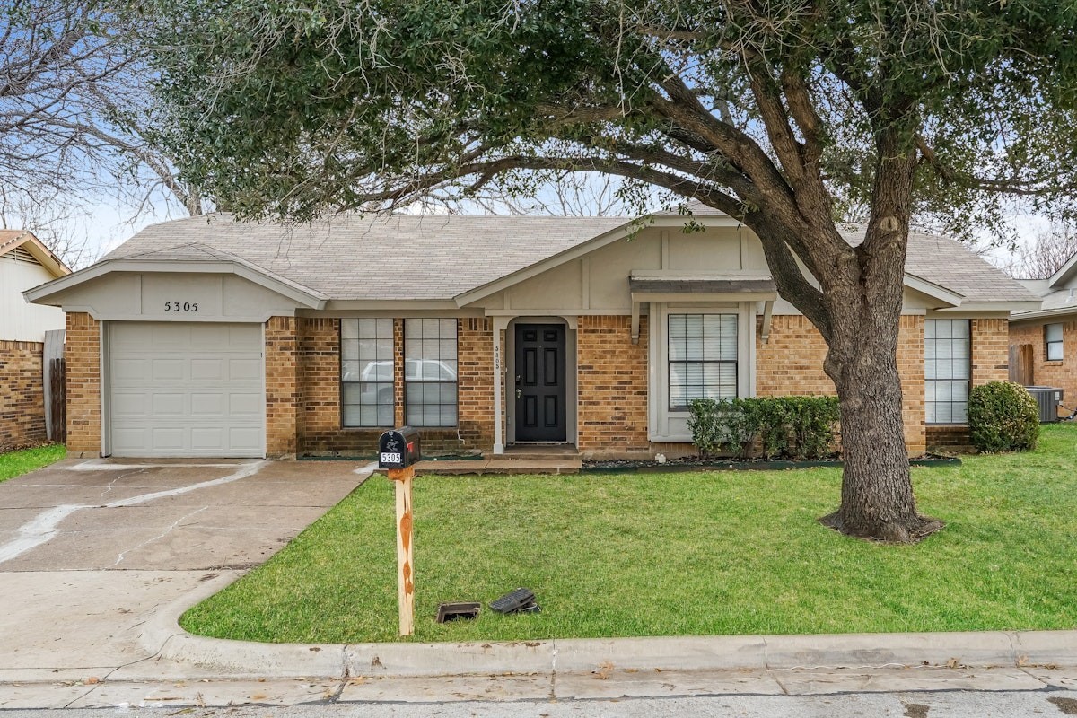 5305 Virburnum Court Arlington TX 76018