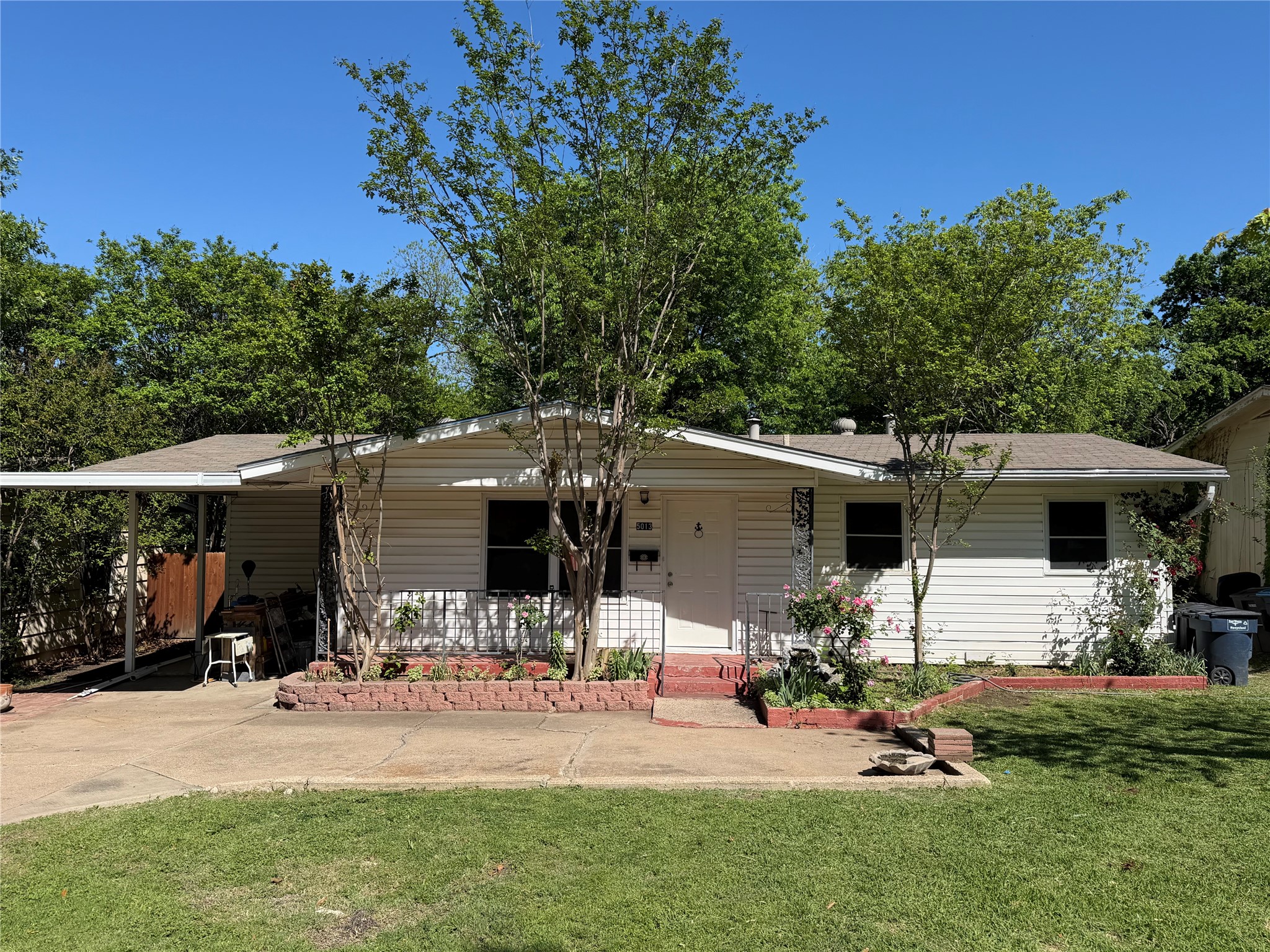 5013 Merida Avenue Fort Worth TX 76115