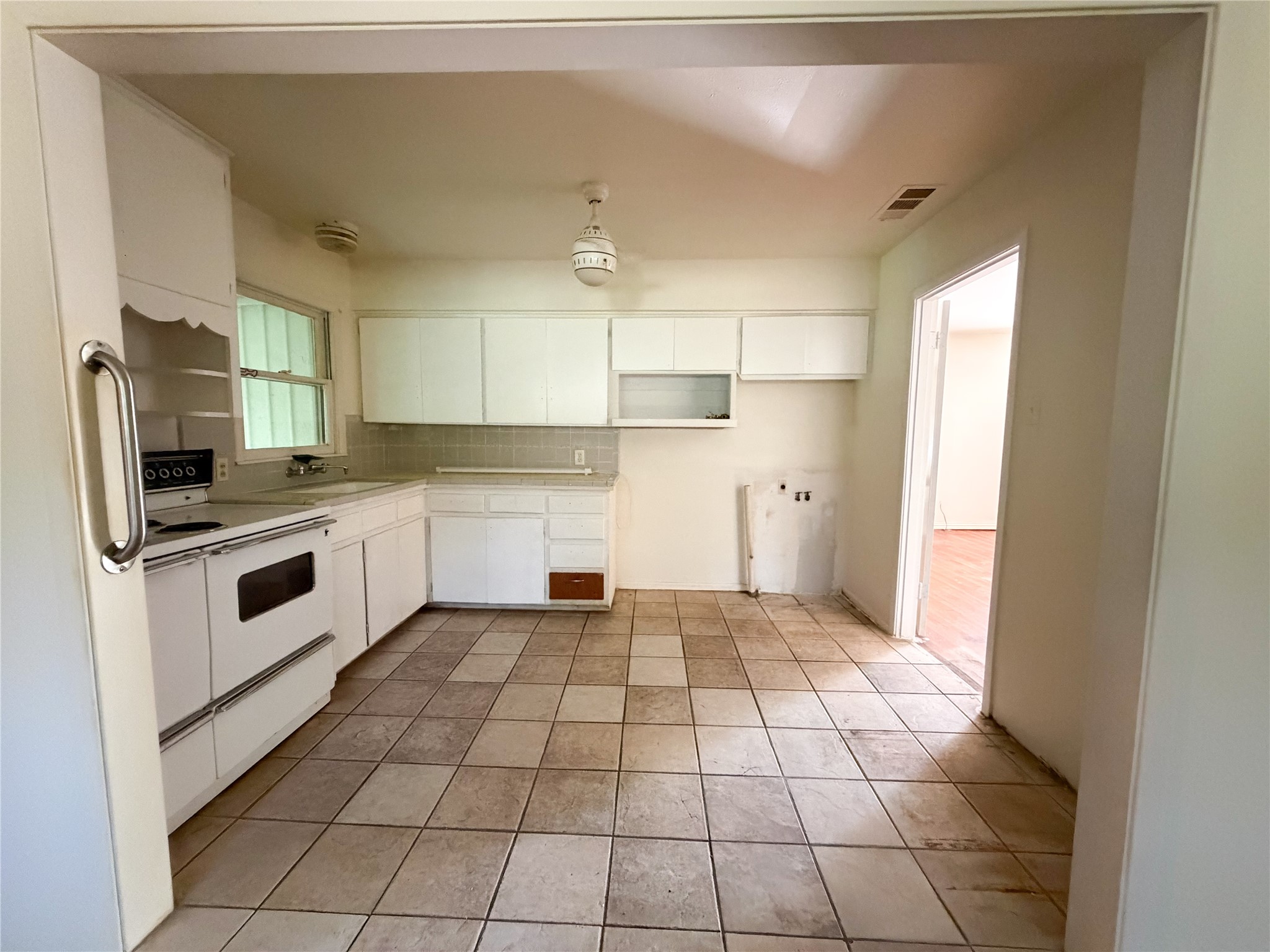 5013 Merida Avenue Fort Worth TX 76115