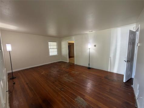 5013 Merida Avenue Fort Worth TX 76115