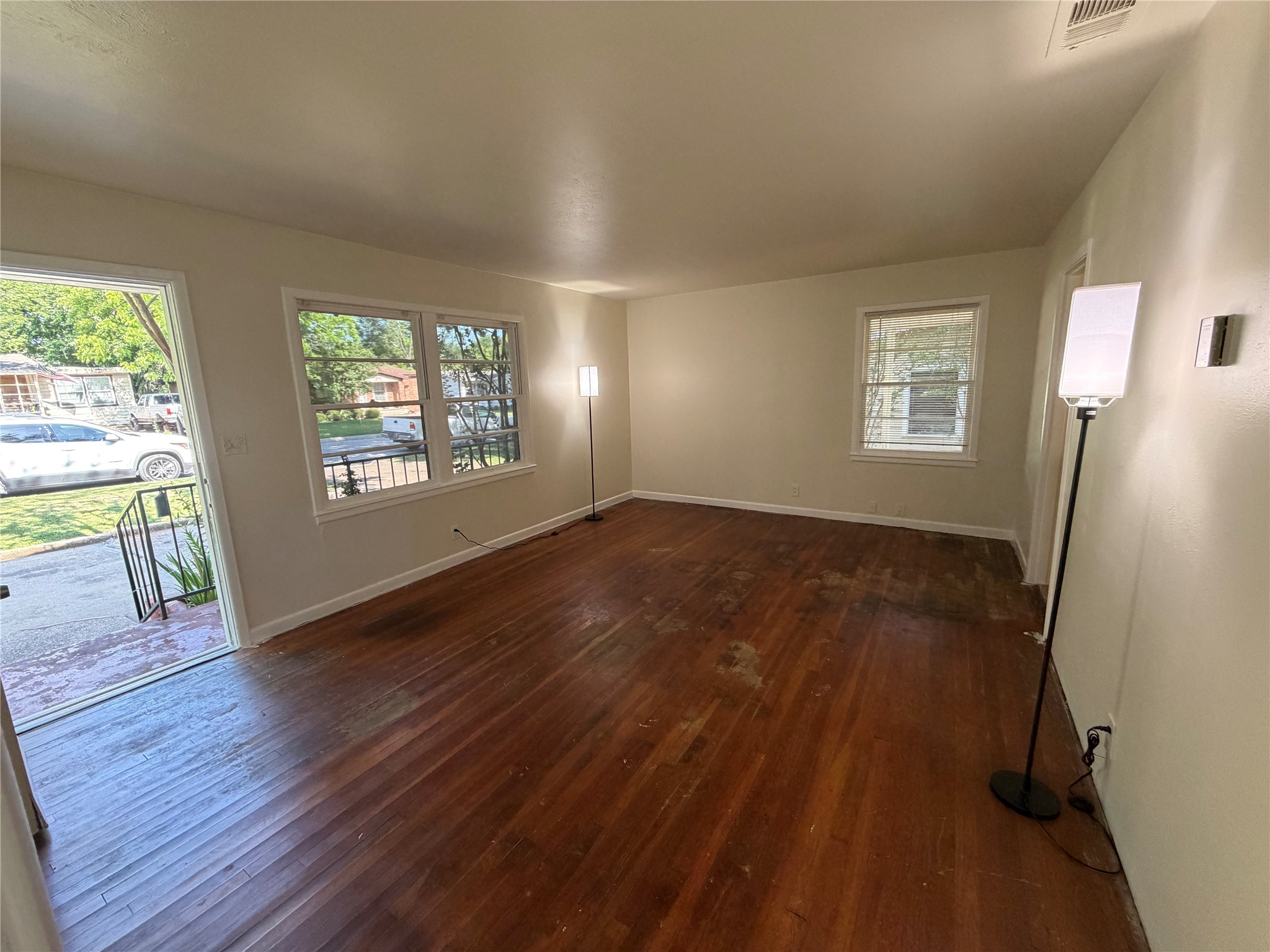 5013 Merida Avenue Fort Worth TX 76115