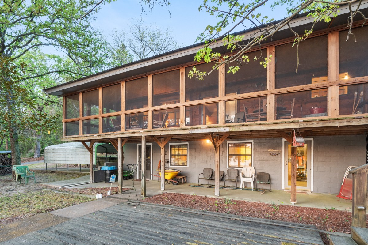 136 County Road 3232 Quitman TX 75783