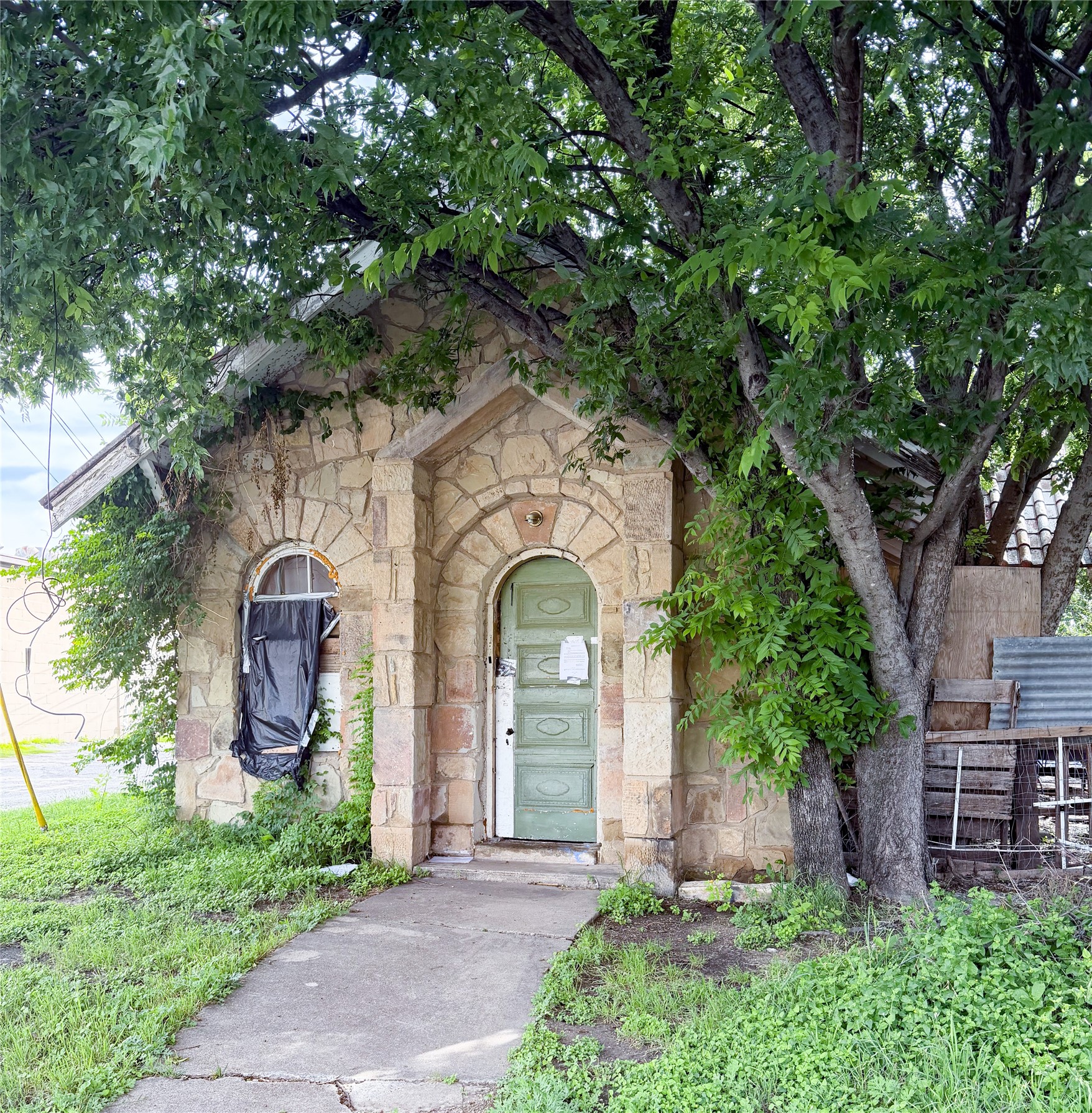 1404 2nd Street Brownwood TX 76801
