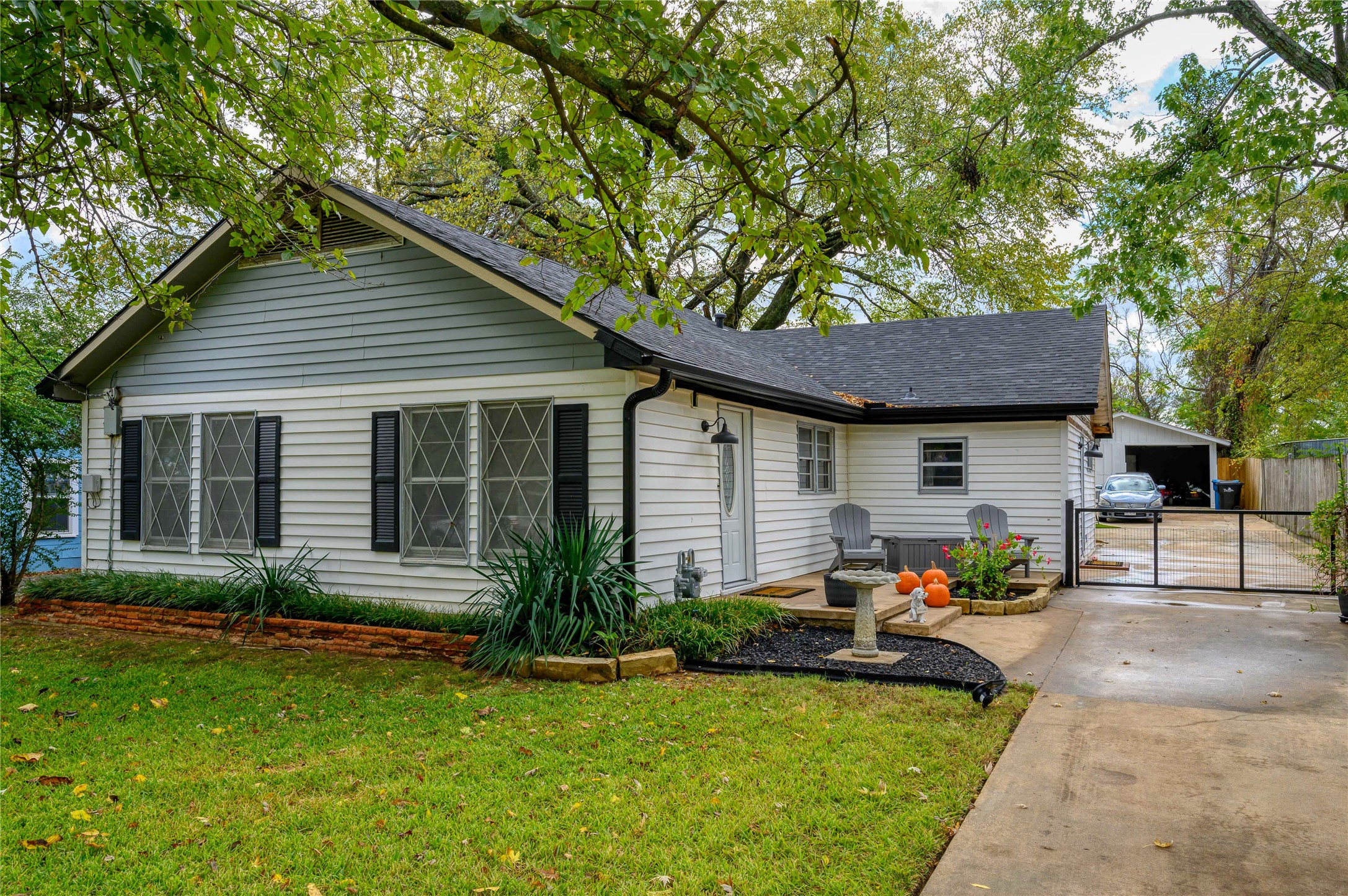 2822 W Elm Street Denison TX 75020