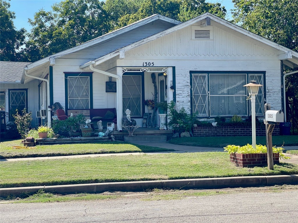 1305 NW 1st Avenue Mineral Wells TX 76067