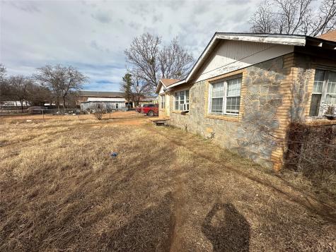 1809 9th Street Brownwood TX 76801