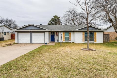 1205 Bryant Street Benbrook TX 76126