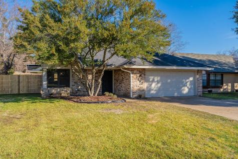 2462 Claremont Drive Grand Prairie TX 75052
