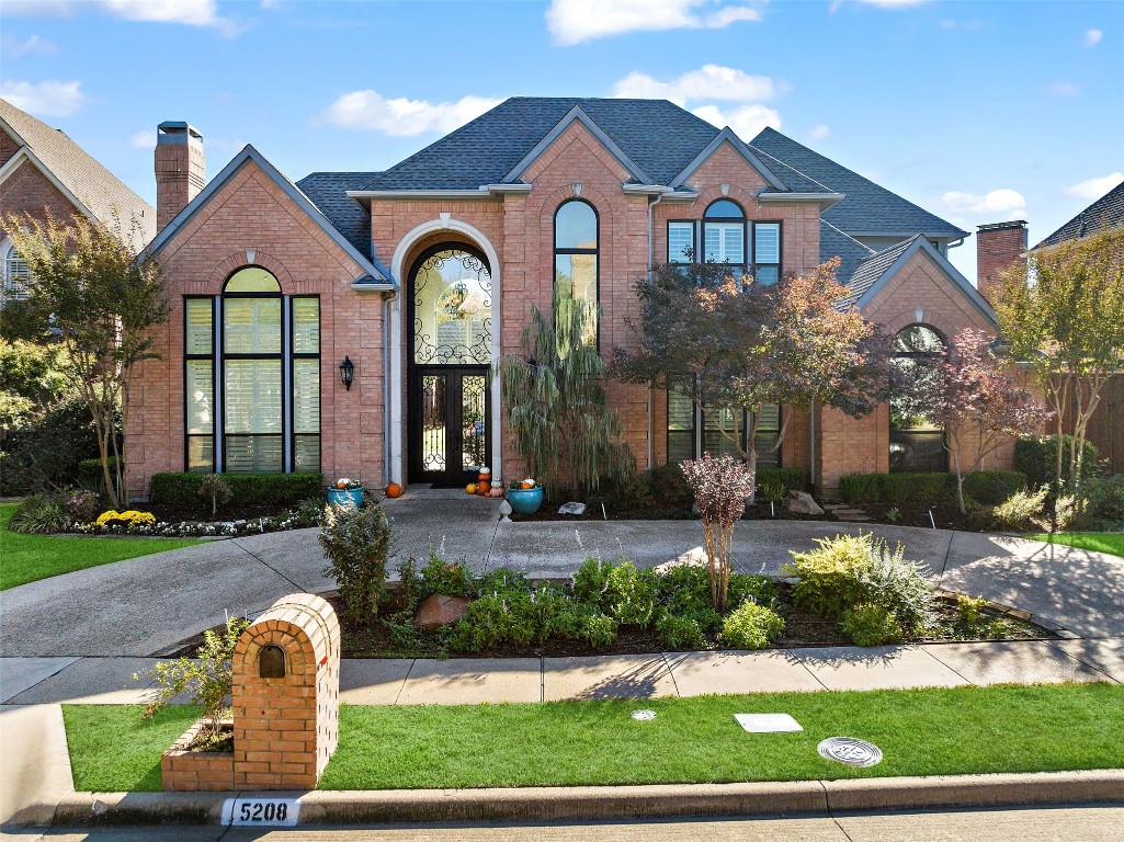 5208 Lincolnshire Court Dallas TX 75287