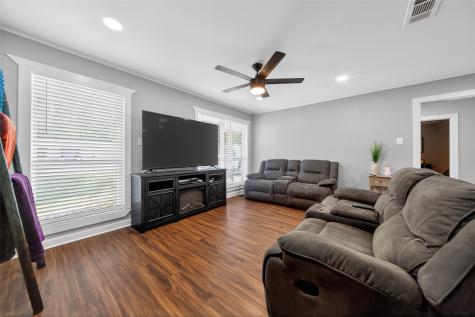 614 Colonial Drive Athens TX 75751
