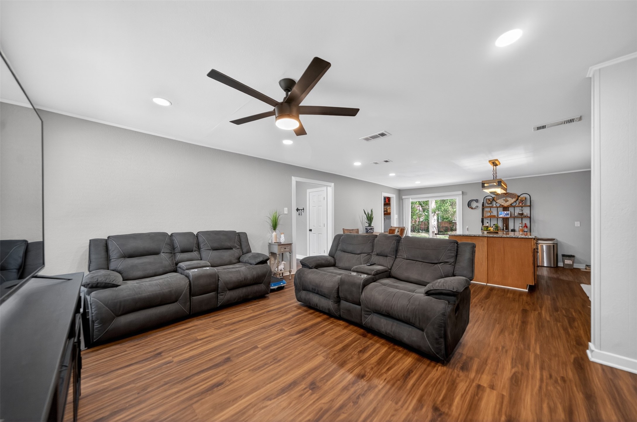 614 Colonial Drive Athens TX 75751